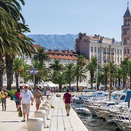 Lovely In With Wifi Split